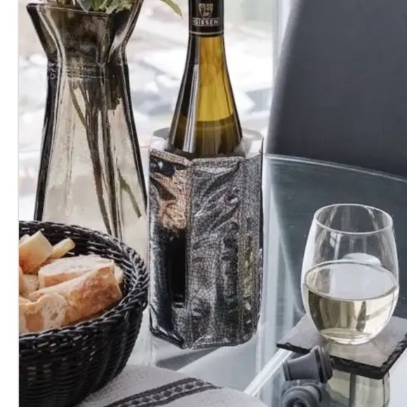 GOUTÉ Bottle Cooler / Warmer in Silver Color with Pull Tie - Picture 2 of 3